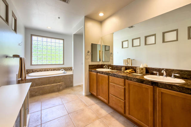 222 Canyon Circle N #5, Palm Springs, CA 92264