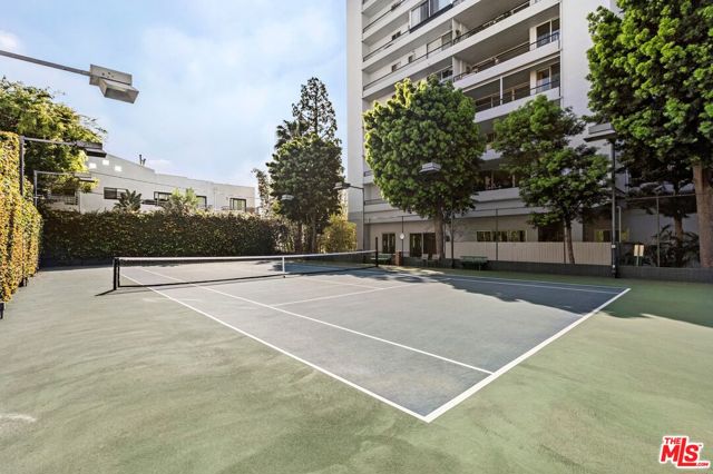 1100 Alta Loma Road, West Hollywood CA: https://media.crmls.org/mediaz/b7480afe-4a39-4815-b210-c8f5e7ec9295.jpg
