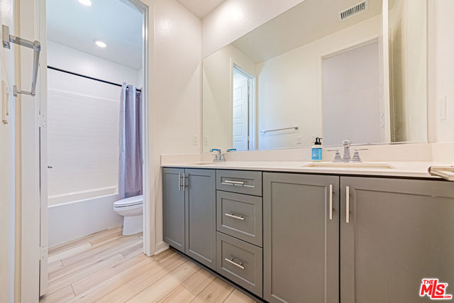 27457 Flycatcher Place, Valencia CA: https://media.crmls.org/mediaz/b749c7db-0e6f-4a76-abe2-6866fcf333ed.jpg