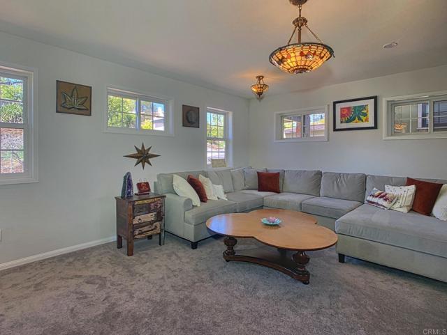 Detail Gallery Image 12 of 34 For 998 Bernita Rd, El Cajon,  CA 92020 - 3 Beds | 3 Baths