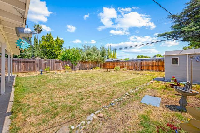 312 Oakshire Avenue, Modesto CA: https://media.crmls.org/mediaz/b74a4510-87b6-4f70-88b8-252c4ae02fc0.jpg