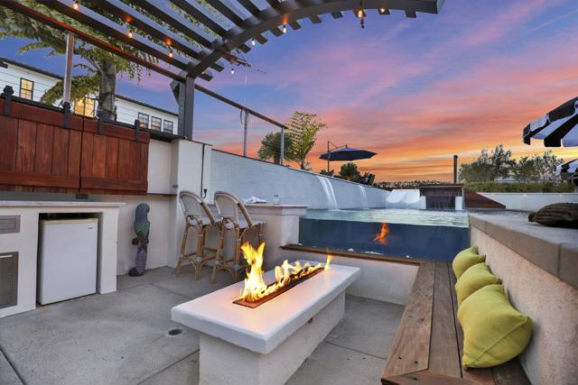 8366 The Landing Way, San Diego CA: https://media.crmls.org/mediaz/b74a6536-6d96-4051-a751-78e2893e7b40.jpg