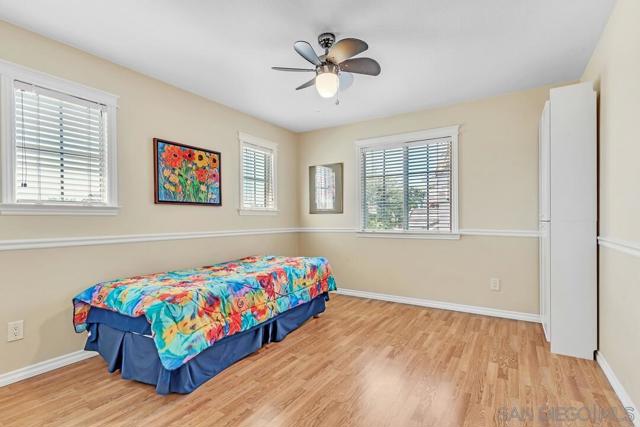 43054 Manchester Ct, Temecula CA: https://media.crmls.org/mediaz/b74a82b0-94a6-46fd-bd6f-af870a6268c9.jpg
