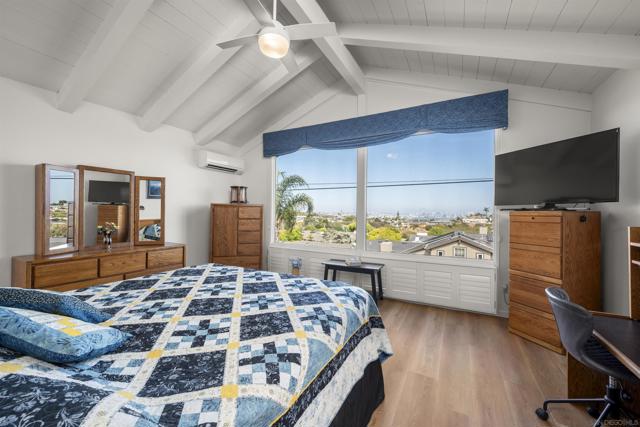 1151 Catalina Boulevard, San Diego CA: https://media.crmls.org/mediaz/b74a8494-7353-44ca-a467-c629f1024f72.jpg