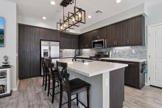 Detail Gallery Image 8 of 55 For 2035 Element Way, Chula Vista,  CA 91915 - 3 Beds | 3/1 Baths