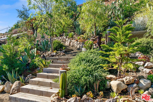 12470 Yerba Buena Road, Malibu CA: https://media.crmls.org/mediaz/b74aabac-301d-4ab6-8237-b2b6855d6ffd.jpg