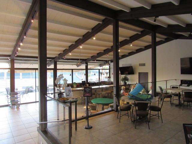 48440 Racquet Lane, Palm Desert CA: https://media.crmls.org/mediaz/b74abb48-8d3a-41a5-a174-5c32b3fcd302.jpg