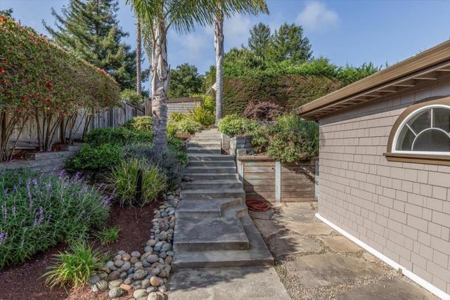 1445 Day Valley Road, Aptos CA: https://media.crmls.org/mediaz/b74bb303-b613-46e9-97f0-6287f7026316.jpg