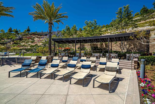 2335 Aperture Circle, San Diego CA: https://media.crmls.org/mediaz/b74be234-1670-4a5c-9906-3cf5b3133f07.jpg