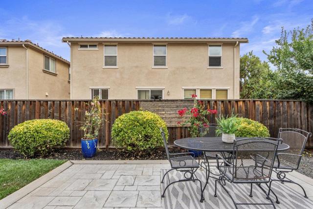 130 Lusitano Way, Gilroy CA: https://media.crmls.org/mediaz/b74e13e8-b77f-4769-a752-02d4bee21ea5.jpg