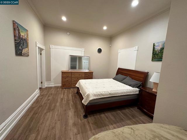 3229 Elm, Oakland CA: https://media.crmls.org/mediaz/b7503035-70b8-46cf-8b27-2baee26a1aef.jpg