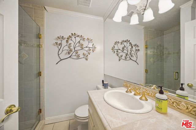 10229 Variel Avenue, Chatsworth CA: https://media.crmls.org/mediaz/b750311c-df62-43c2-90d7-30e78b2a9040.jpg