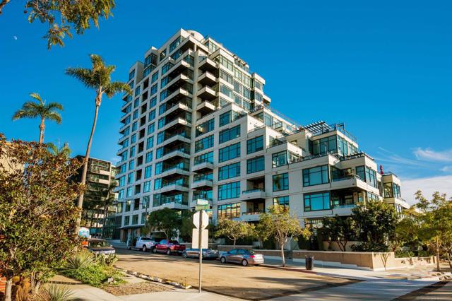475 Redwood, San Diego CA: https://media.crmls.org/mediaz/b75068bb-1973-436e-85a1-525717c9c83c.jpg
