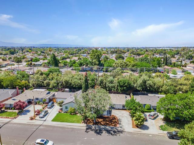 2050 Coolidge Drive, Santa Clara CA: https://media.crmls.org/mediaz/b750da29-9ff2-4931-b846-005ee8719669.jpg
