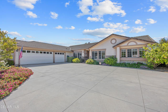 12490 Ridge Drive, Santa Rosa CA: https://media.crmls.org/mediaz/b7510a8f-987b-482d-b0a5-1f0853c62e52.jpg