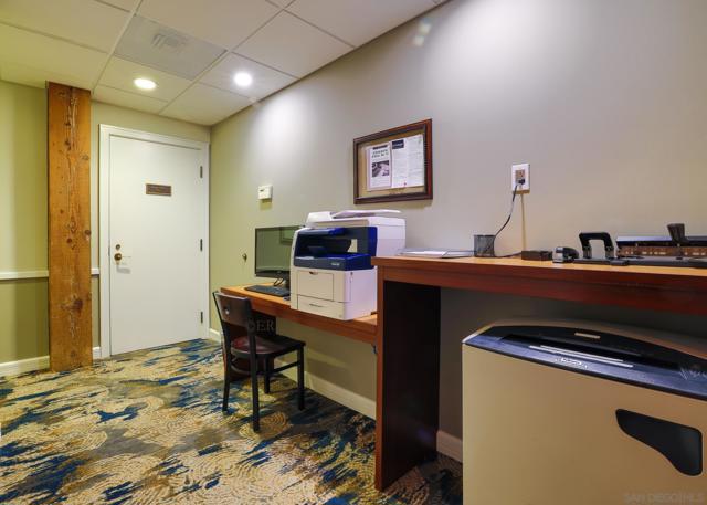 500 W Harbor Dr, San Diego CA: https://media.crmls.org/mediaz/b751168c-f723-4be9-b768-88fc47e63eaa.jpg