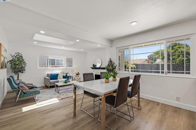 4227 Becerra Dr, Fremont CA: https://media.crmls.org/mediaz/b75181d3-6a6a-4be9-b76f-1ee71ebbc57d.jpg