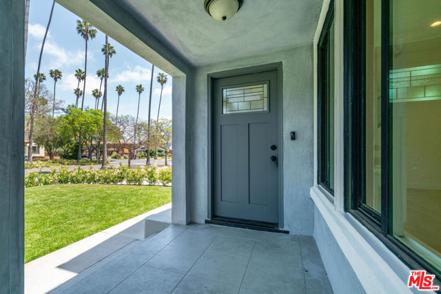 4308 Victoria Park Drive, Los Angeles CA: https://media.crmls.org/mediaz/b75184f4-6629-4bf1-b83c-102f7d5a5ff8.jpg