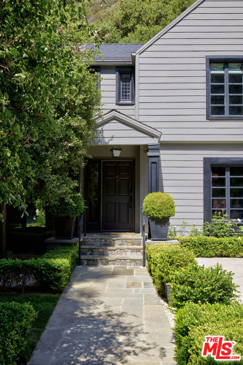 1857 Benedict Canyon Drive, Beverly Hills CA: https://media.crmls.org/mediaz/b751977c-9739-4089-9731-de21b6fcbde4.jpg