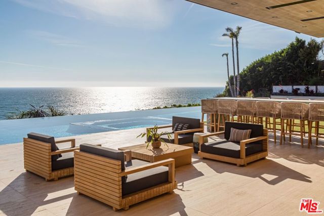 11870 Ellice Street, Malibu CA: https://media.crmls.org/mediaz/b751dfb9-d1e9-4ce5-9138-07a0eb3e2e4c.jpg