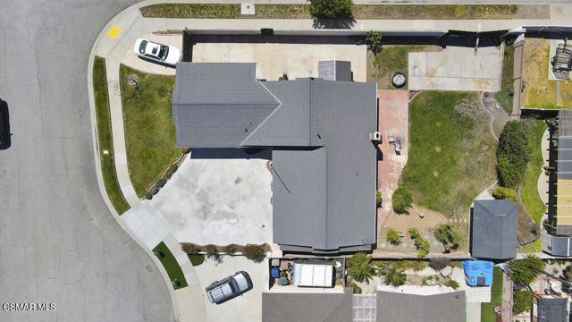 818 N Lois Avenue, Newbury Park CA: https://media.crmls.org/mediaz/b75207c4-fc9a-42bb-adee-1937b4e9dd86.jpg