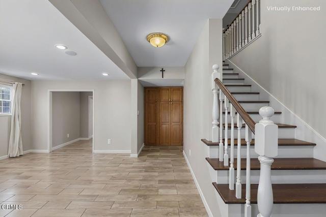 Detail Gallery Image 5 of 44 For 16833 Nearview, Canyon Country,  CA 91387 - 5 Beds | 3 Baths