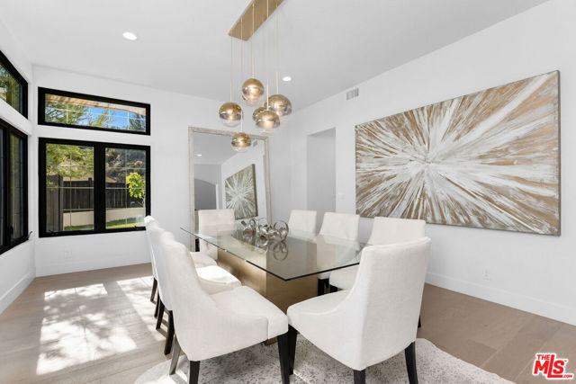 23458 W Moon Shadows Drive, Malibu CA: https://media.crmls.org/mediaz/b752c27e-2399-44ba-aa4c-bd62e2c61033.jpg