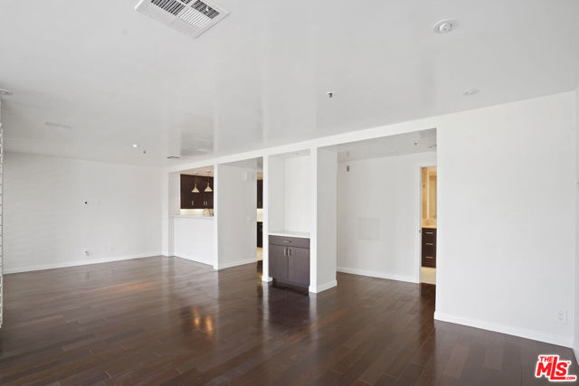 880 W 1st Street, Los Angeles CA: https://media.crmls.org/mediaz/b752d549-b4ea-416d-a578-b0a40d43a759.jpg