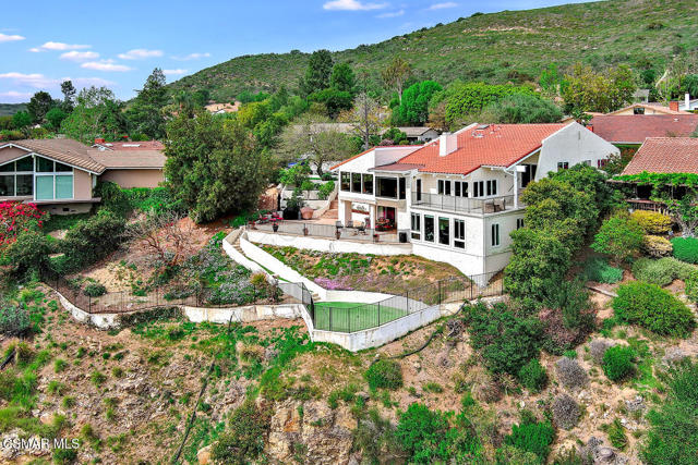 1822 Calle Borrego, Thousand Oaks CA: https://media.crmls.org/mediaz/b7537188-b51f-4659-a514-dc754a6d76fb.jpg