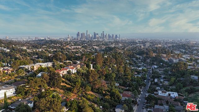 2068 Cerro Gordo Street, Los Angeles CA: https://media.crmls.org/mediaz/b753a977-21f2-4224-8ca3-0f74f1bb87db.jpg