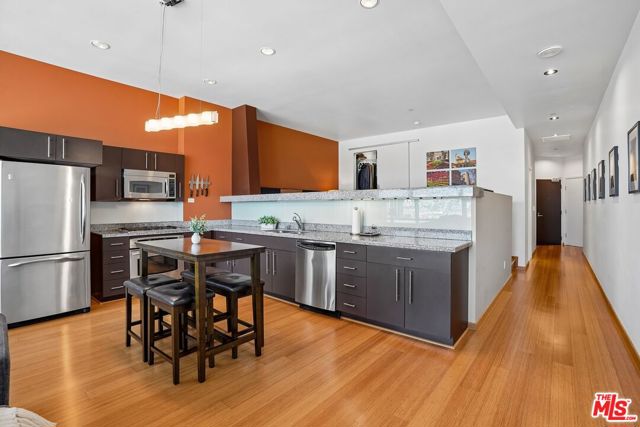 1100 Wilshire Boulevard, 2105 photo 15