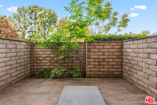 4801 La Villa Marina, Marina del Rey CA: https://media.crmls.org/mediaz/b7564f19-bd90-40de-8ab3-a61b62c265bf.jpg
