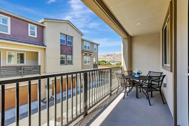 1290 Milkweed Street, Milpitas CA: https://media.crmls.org/mediaz/b7566322-b522-4bf9-bbec-c3d7b96e0c5f.jpg