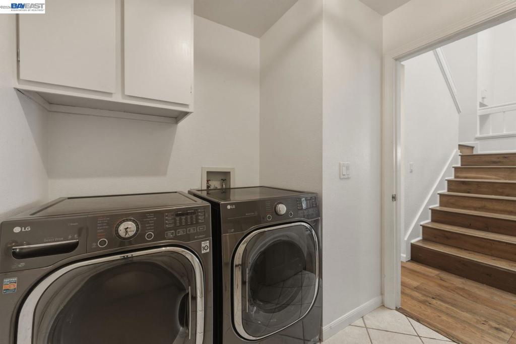 https://media.crmls.org/mediaz/b7566881-f25a-4727-86e6-c77b8d72c798.jpg?preset=X-Large