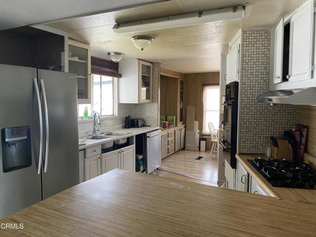 1853 Ives Avenue, Oxnard CA: https://media.crmls.org/mediaz/b75674ea-fef3-4acd-90bb-de7171f51bcd.jpg