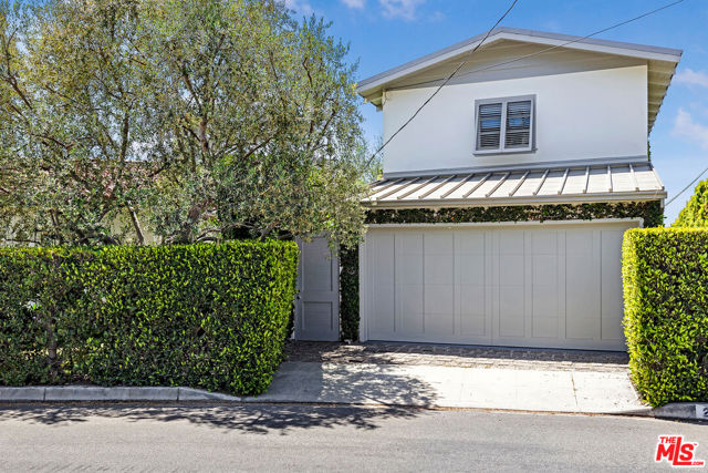 271 Amalfi Drive, Santa Monica CA: https://media.crmls.org/mediaz/b756c600-6711-4751-8253-9cffef5c7ea9.jpg