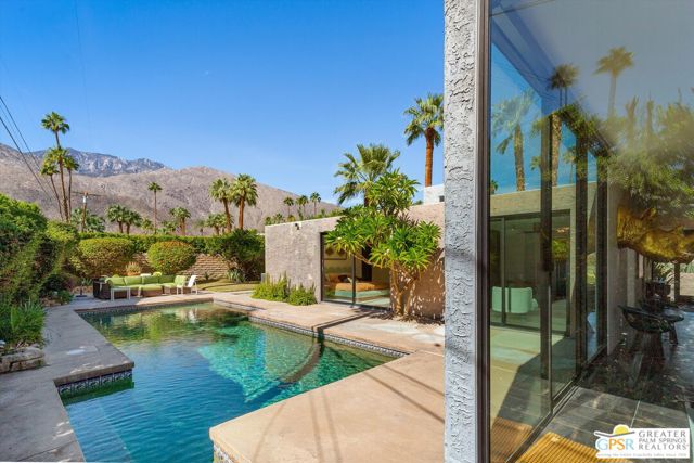 Image 2 of 39 For 1075 Suntan Lane