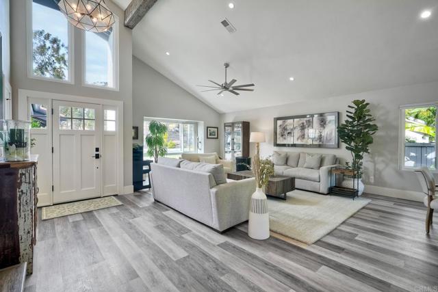 Detail Gallery Image 5 of 57 For 1109 Countrywood Ln, Vista,  CA 92081 - 4 Beds | 2/1 Baths