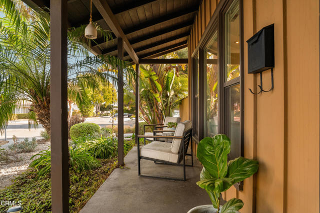 379 Rancho Drive, Ventura CA: https://media.crmls.org/mediaz/b7570a67-6f9c-421f-90db-251f98175e11.jpg
