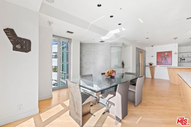 10580 Wilshire Boulevard, Los Angeles CA: https://media.crmls.org/mediaz/b757982a-934c-49e2-adc8-81dd94e94605.jpg