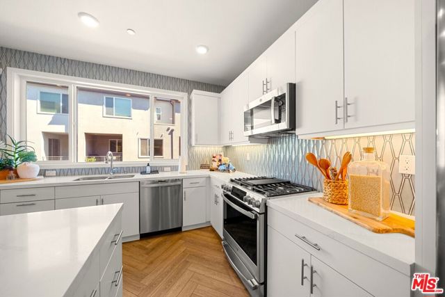 27056 Tanager Lane, Valencia CA: https://media.crmls.org/mediaz/b757a874-5f6c-4e8b-9704-481a05a00ddc.jpg