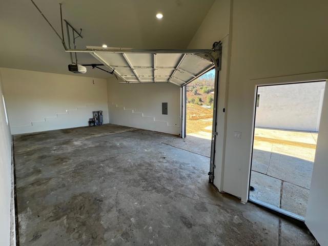 Image 21 of 28 For 11927 Keys Creek Rd