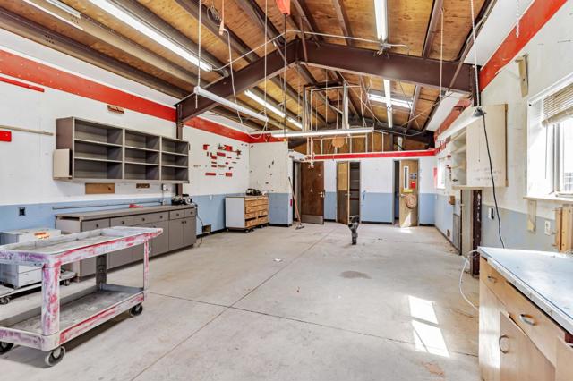 415 Kelly Avenue, Half Moon Bay CA: https://media.crmls.org/mediaz/b75a0552-ab1f-4571-adfb-7ecffb5d0063.jpg