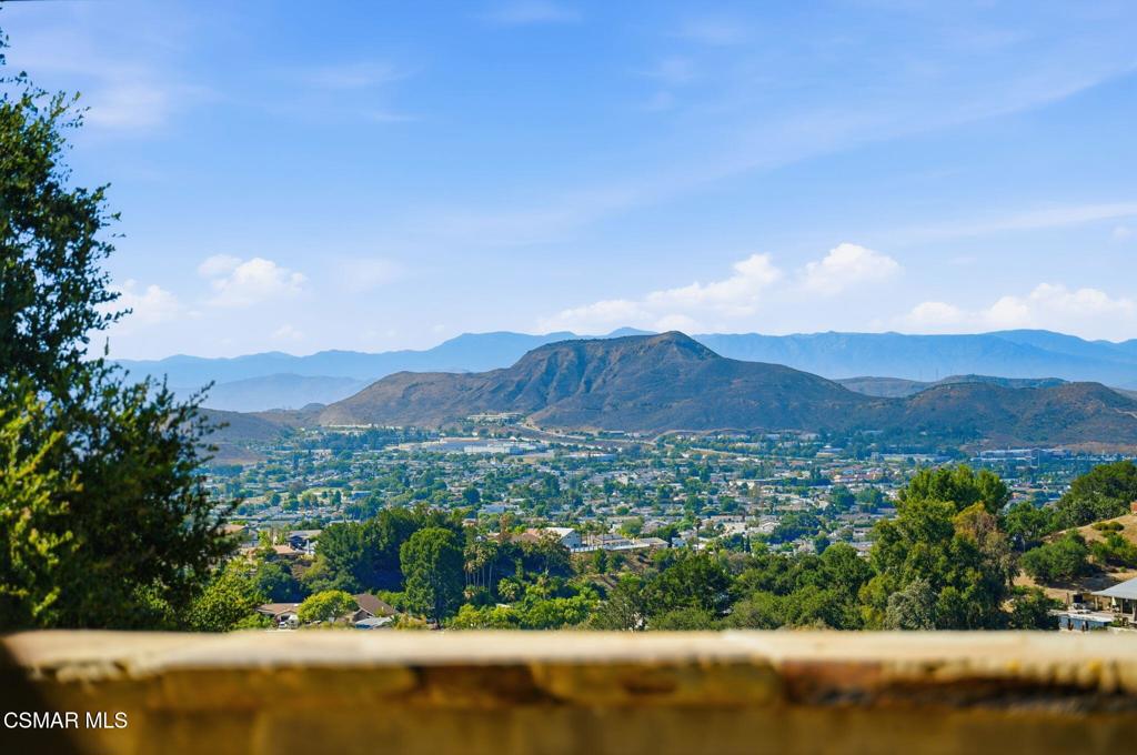 https://media.crmls.org/mediaz/b75a679d-123d-44b6-8190-233550cff0a8.jpg?preset=X-Large