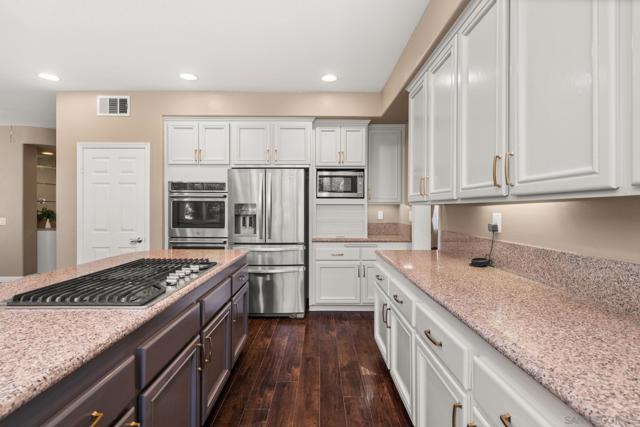 14058 Pearson CT, Rancho Cucamonga CA: https://media.crmls.org/mediaz/b75aa557-6812-4eb4-a4a3-f29a99289269.jpg