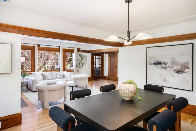 5731 Hermann St, Oakland CA: https://media.crmls.org/mediaz/b75ab4fa-e24e-442c-9d4f-678f9065865d.jpg