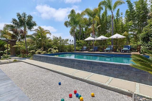 630 Ocean View Avenue, Encinitas CA: https://media.crmls.org/mediaz/b75bb850-00a1-4996-adb7-7d2364de6c54.jpg