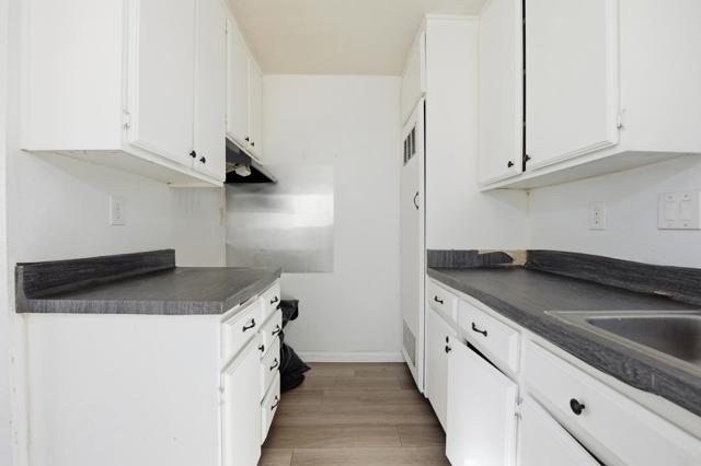 Image 17 of 30 For 1877 Donax Avenue