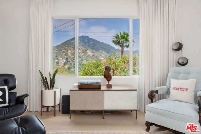 1741 Golf Club Drive, Glendale CA: https://media.crmls.org/mediaz/b75c639b-512d-4a44-a2ca-7b68862ee20f.jpg