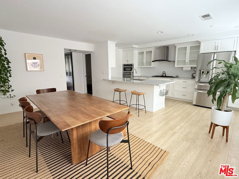 4604 Glencoe Avenue #6